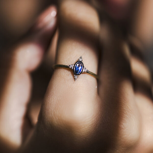 Anel Safira Estrelar